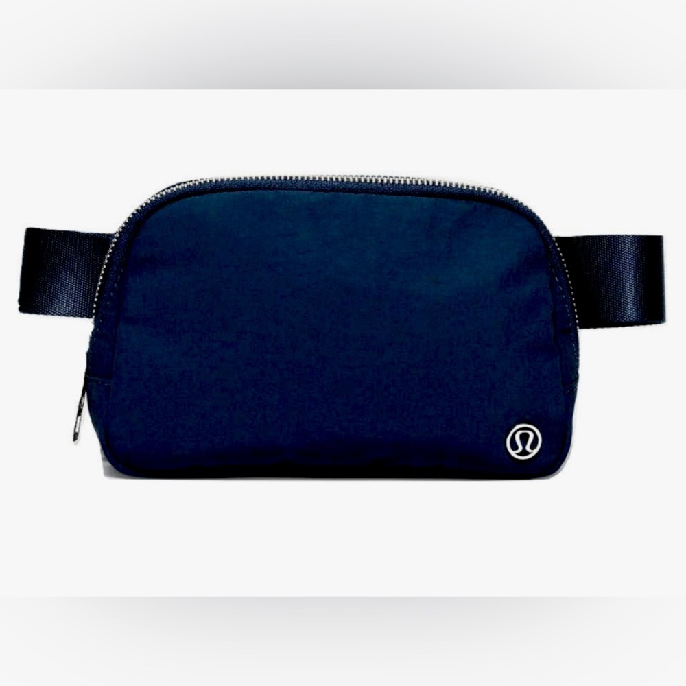 LAST ONE 😊 $28 BRAND NEW LULULEMON EVERYWHERE BELT BAG NAVY BLUE 1L